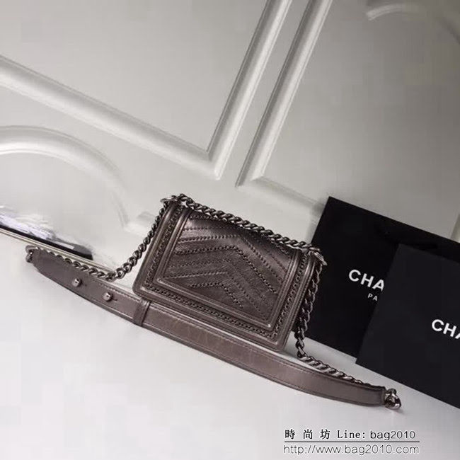 香奈兒CHANEL 銅灰色2018FW款皺紋小牛皮編織V線鏈條單肩斜挎包 DSC2119